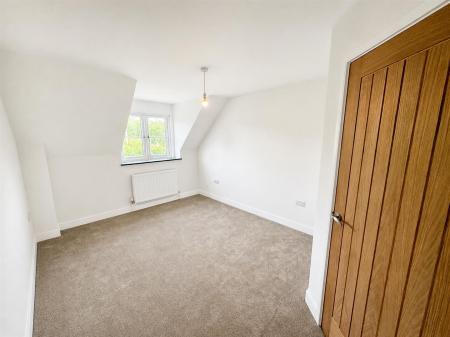 Bedroom 2 (1/2)