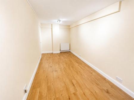 Study / Bedroom 2 (2/2)