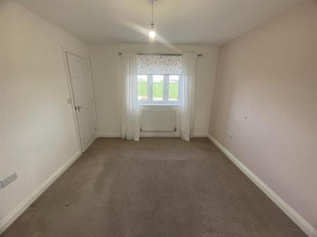 Bedroom 1 (2/2)
