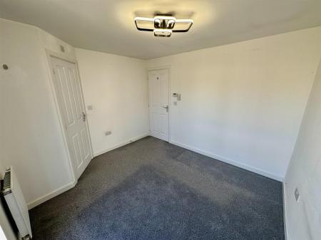 Bedroom 1 (2/2)