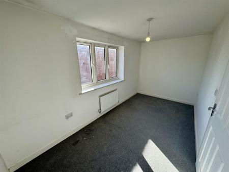 Bedroom 2 (1/2)