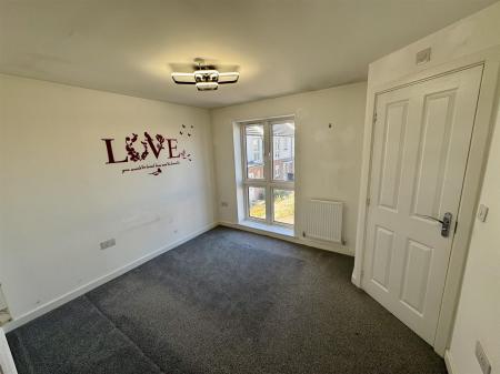 Bedroom 1 (1/2)