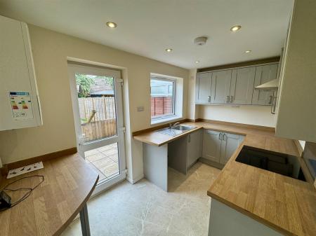 Kitchen (2/2)