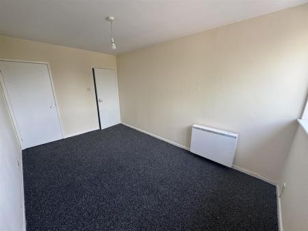 Bedroom 1 (2/2)