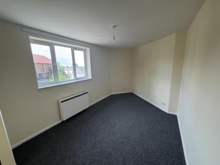 Living Room (1/2)