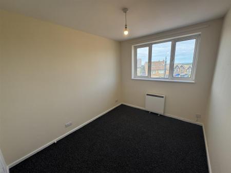 Bedroom 2 (2/2)