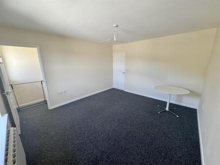 Bedroom 1 (2/2)