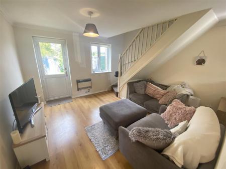 Lounge 2 of 2