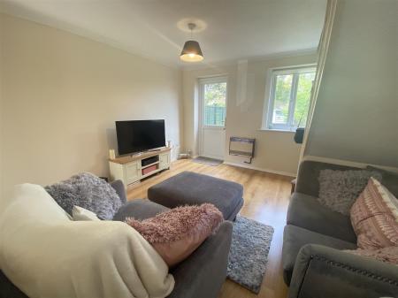Lounge 1 of 2