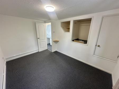 Bedroom (2/3)