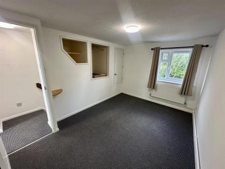 Bedroom (1/3)