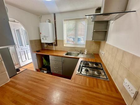 Kitchen (2/3)