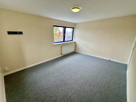 Bedroom 1 (2/4)