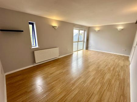 Living Room (3/4)