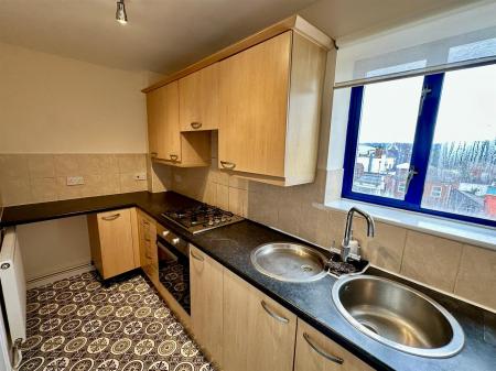 Kitchen (1/2)
