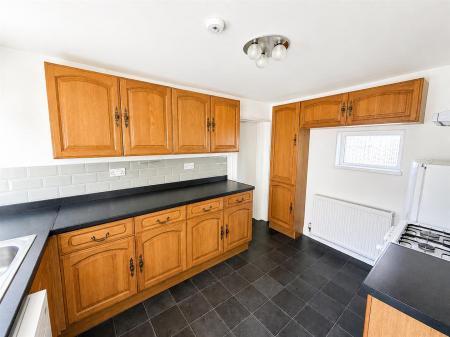 Kitchen (3/3)