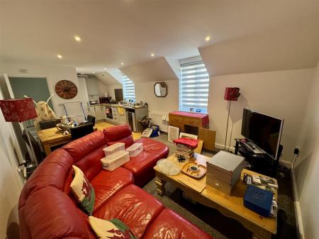 Open Plan Living / Dining Room (1/3)