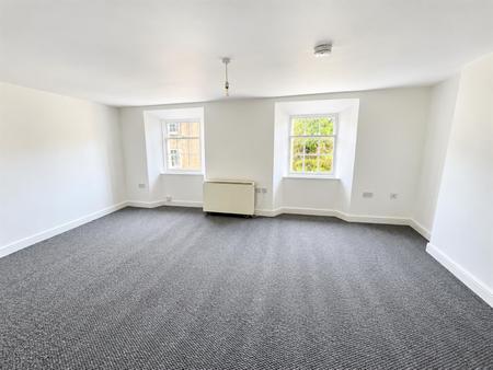 Living Room (2/2)