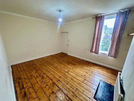 Bedroom 2 (1/4)