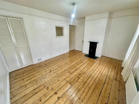 Bedroom 1 (4/4)