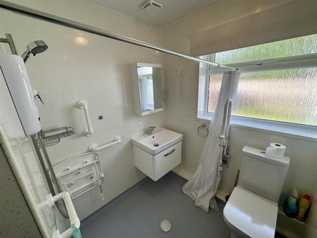 Wet Room (1/2)