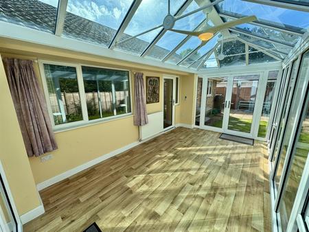 Conservatory (3/3)