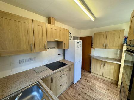 Kitchen (2/2)