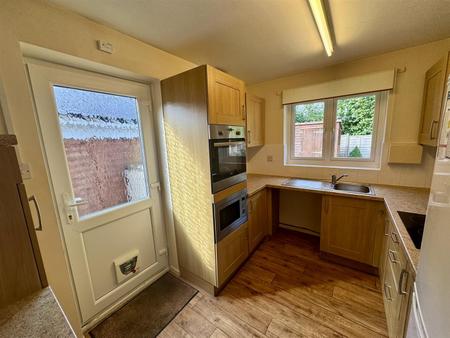 Kitchen (1/2)