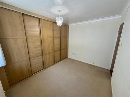 Bedroom 2 (2/2)