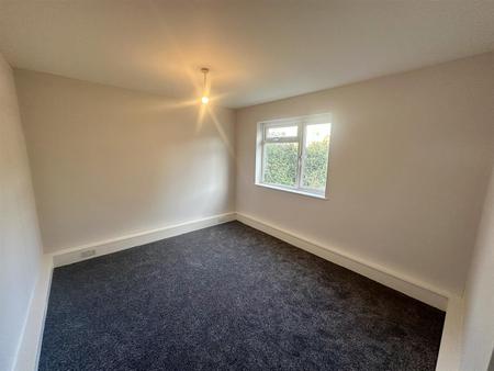 Bedroom (1/3)