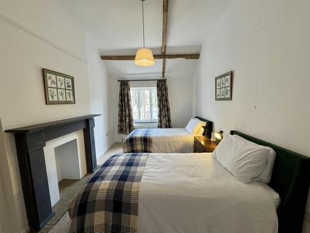 Bedroom 2 (3/4)
