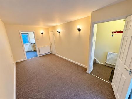 Living Room (1/2)