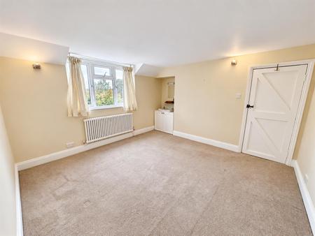 Bedroom 1 (2/3)