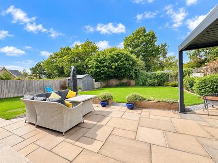 Rear Garden (1/2)
