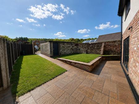 Rear Garden (2/3)