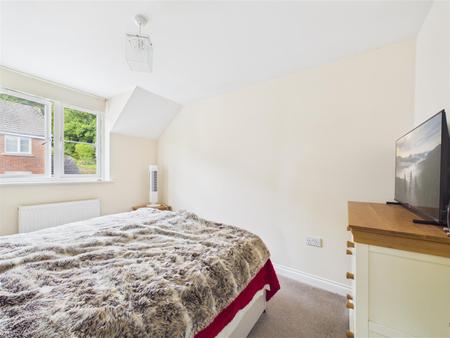 Bedroom 1 (2/2)