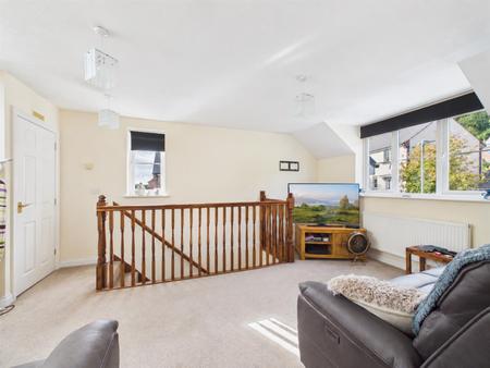 Living Room (2/3)