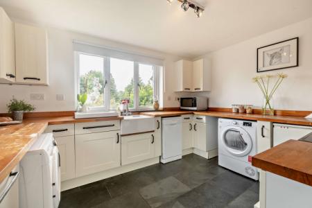 8658521-interior03-800