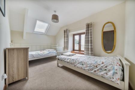 1339748-6-689df5e82ddc4