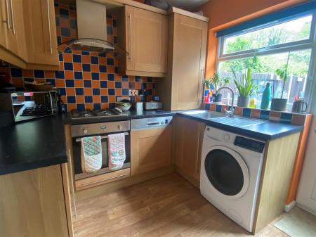 Kitchen 1.jpg