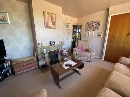 Lounge 5.jpg