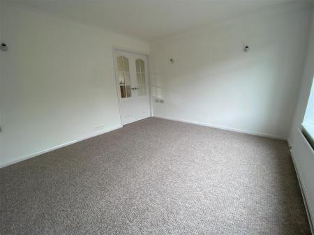 Lounge 1.jpg