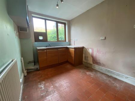 Kitchen 2.jpg