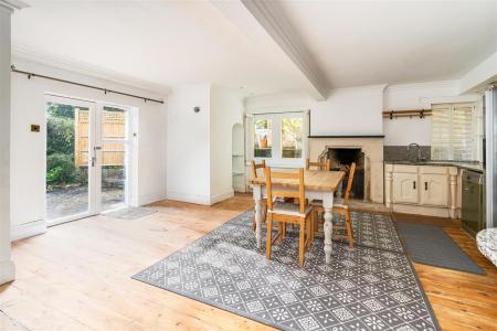 Garden Apartment, Vale Lodge, Bath, BA1 4AR-10.jpg