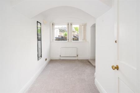 Garden Apartment, Vale Lodge, Bath, BA1 4AR-14.jpg