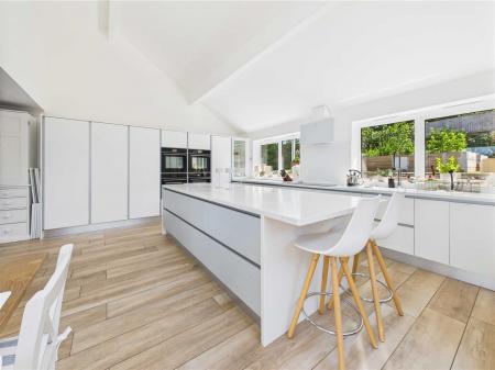 Kitchen/family room 1