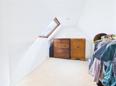 dressing room/cot room