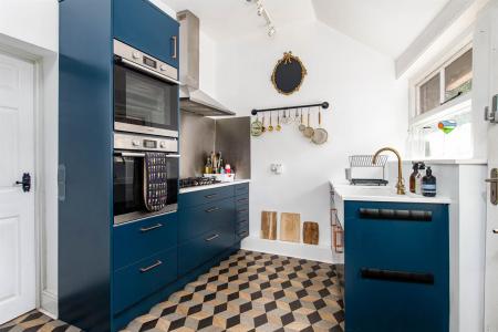 Kitchen_2.jpg