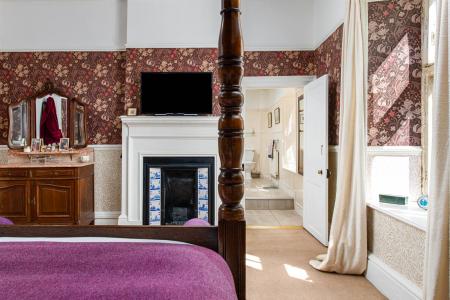 Bedroom1_5.jpg