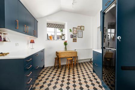Kitchen_3.jpg